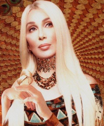 Cher cumple hoy 64 años y lo celebra grabando 'Burlesque' su próxima película