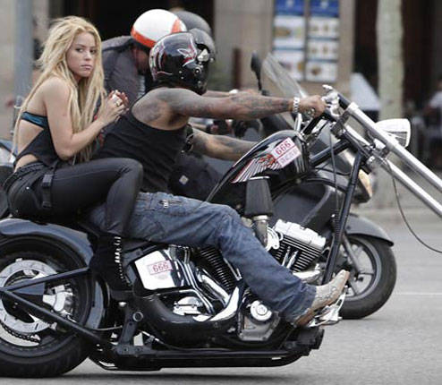 Shakira es multada en Barcelona Shakira es multada en Barcelona