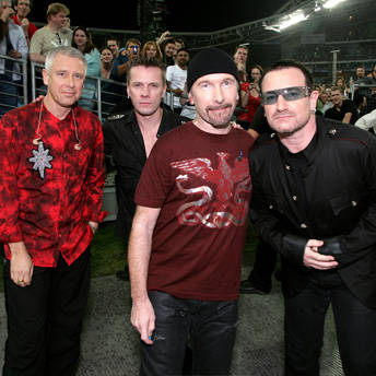 U2 evita huelga