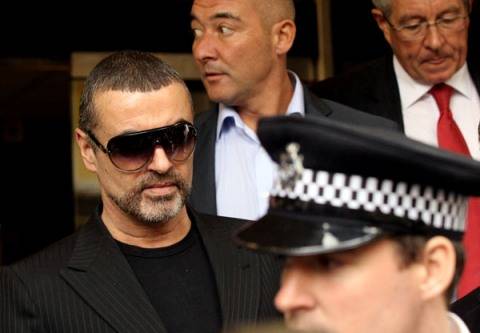 George Michael es trasladado de prisión por su seguridad