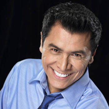 Alvaro Torres feliz por nominación a Latin Grammy