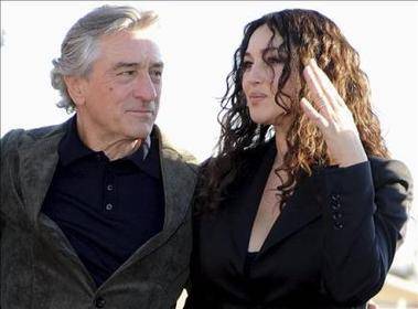 Robert de Niro seduce a Monica Belluci en 'Manual de amor 3'