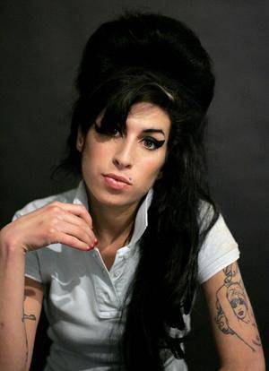 Amy Winehouse retornará a los escenarios el próximo año
