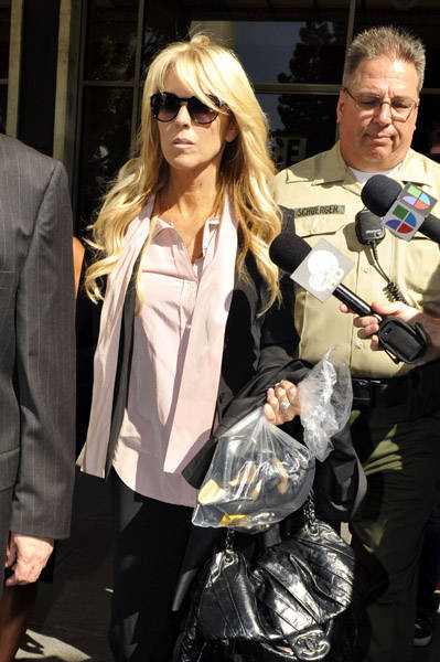 Dina Lohan se contactó con el FBI para encontrar al acosador de Lindsay