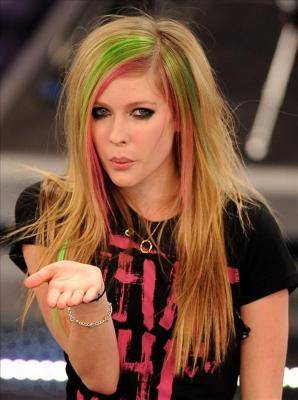 Avril Lavigne habla sobre su último trabajo
