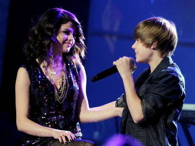 Justin Bieber es una gran inspiración para Selena Gomez Justin Bieber es una gran inspiración para Selena Gomez