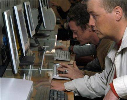 La prensa digital es opción de las empresas periodísticas ante la oferta de portales La prensa digital es opción de las empresas periodísticas ante la oferta de portales