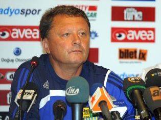 Ucrania, país organizador de la Eurocopa 2012, se quedó sin entrenador