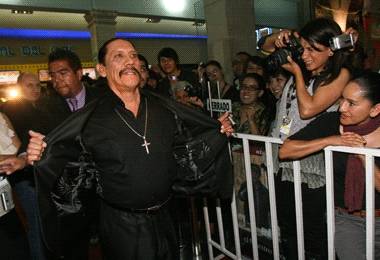 Danny Trejo presenta 'Machete' en Morelia