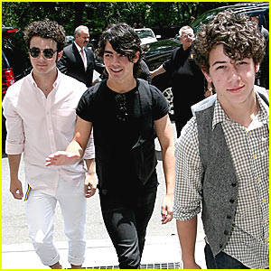Jonas Brothers con dificultates técnicas en un concierto en Santo Domingo