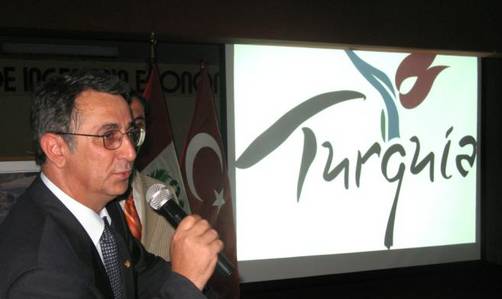 Turquía busca desarrollar relaciones educativas con la UNI