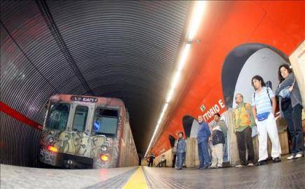 Hallan un artefacto explosivo en el metro de Roma al que le faltaba el detonador