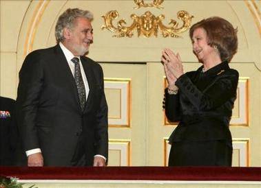Plácido Domingo celebra su 70 cumpleaños a su manera