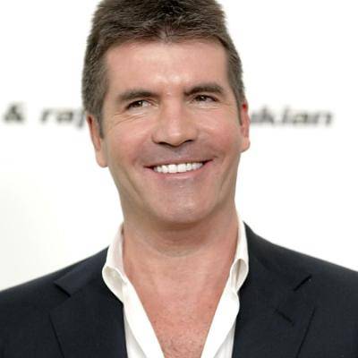 Simon Cowell podría llamar a la cigüeña antes de casarse Simon Cowell podría llamar a la cigüeña antes de casarse