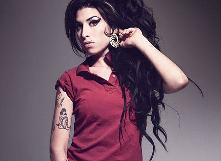 Amy Winehouse se identifica con Lindsay Lohan Amy Winehouse se identifica con Lindsay Lohan