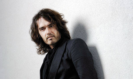 Guardaespaldas de Russell Brand golpean a paparazzis