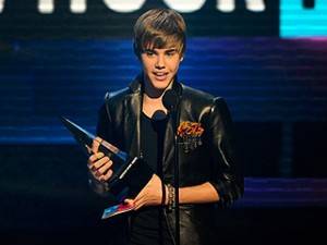 Justin Bieber agradece a Michael Jackson en los AMA