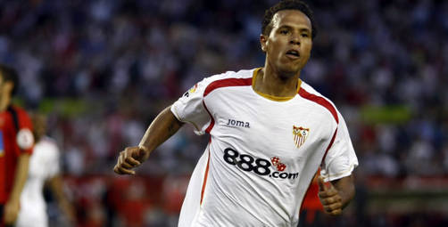 Luis Fabiano será baja en el Sevilla entre dos y tres semanas