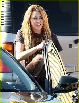 Miley Cyrus en el rodaje de 'So Undercover'