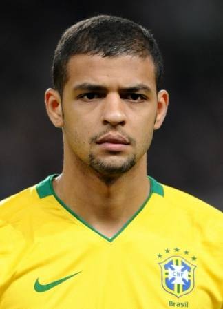 Felipe Melo llevó de la mano a Brasil a la eliminación en Sudáfrica 2010