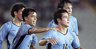 La sub 20 de Uruguay goleó 4-0 a Chile y complicó las posibilidades de Perú