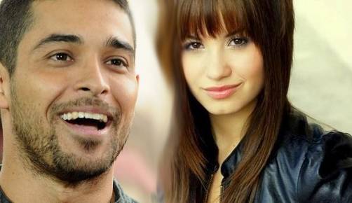 Demi Lovato celebra su recuperación al lado de Wilmer Valderrama