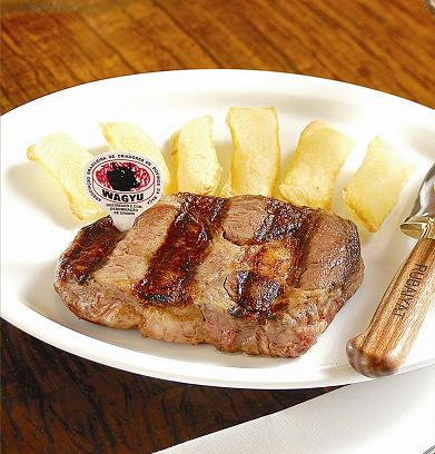 Kobe, la mejor carne del mundo en la primera cadena peruana de hamburguesas Kobe, la mejor carne del mundo en la primera cadena peruana de hamburguesas