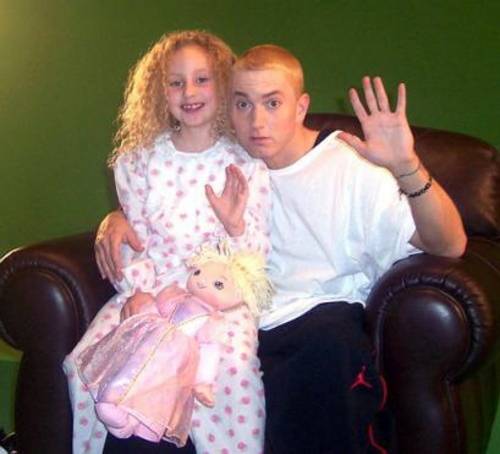 Eminem no quiere avergonzar a sus hijas Eminem no quiere avergonzar a sus hijas