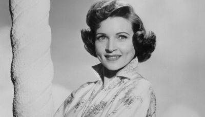 Betty White, la leyenda, gana su quinto Emmy