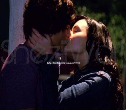 Demi Lovato y Joe Jonas besándose en Camp Rock 2