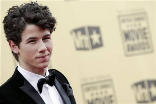 Nick Jonas retorna a Los Miserables