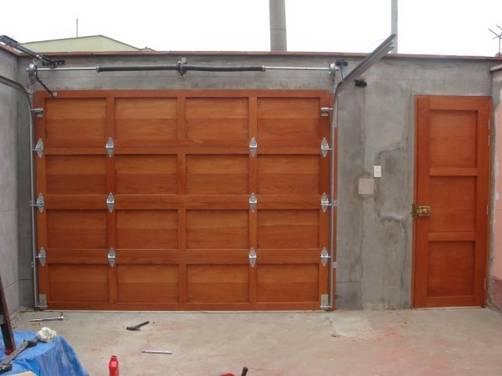 Puertas de garaje a control remoto TR PERU DOOR SAC