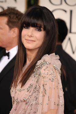 Sandra Bullock impacta con nuevo look
