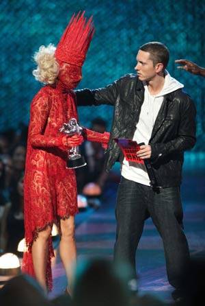 Eminem destrona a Lady Gaga en Facebook