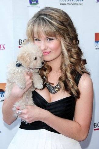 Debby Ryan en la Premier de '16 Deseos'