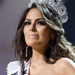 Miss Universo 2010 pidió respeto para los inmigrantes