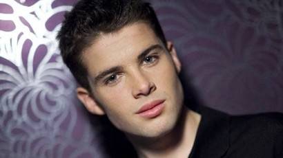Joe McElderry lanzó videoclip de 'Ambitions'