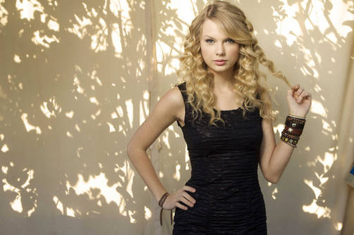 Taylor Swift y Lionel Richie cantaron en el mismo escenario