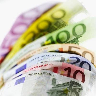 ¿Prefieres ahorrar en soles, dólares o euros?