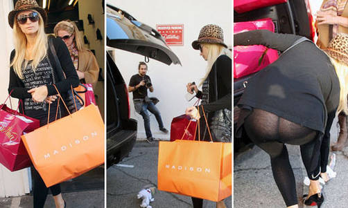 Paris Hilton, de paseo sin ropa interior en Beverly Hills