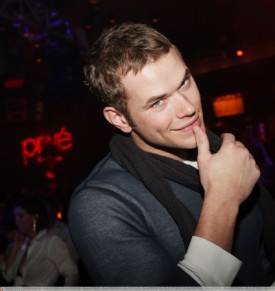 Kellan Lutz estuvo cerca de ser raptado por una fan Kellan Lutz estuvo cerca de ser raptado por una fan