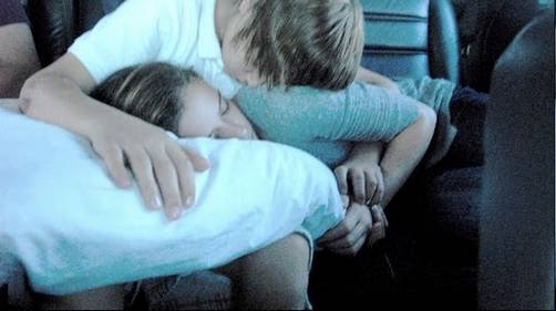 Fotos de Justin Bieber y Caitlin Beadles durmiendo juntos