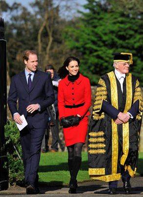 Príncipe Guillermo y Kate Middleton regresan a la universidad