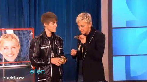 Justin Bieber: Ofrecen 10 mil dólares por mechón del cantante