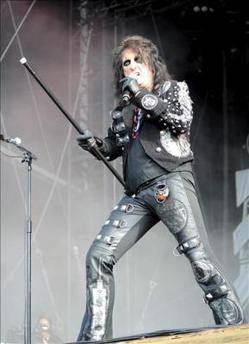 Alice Cooper, aterroriza al público madrileño