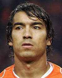 Giovanni Van Bronckhorst se despidió del fútbol Giovanni Van Bronckhorst se despidió del fútbol