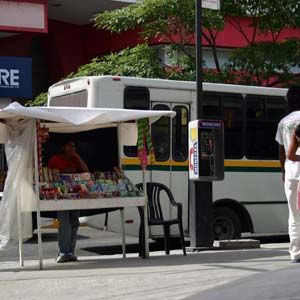 EMPLEO INFORMAL SUBE A RÉCORD EN MÉXICO LLEGANDO A 12,2 MILLONES EMPLEO INFORMAL SUBE A RÉCORD EN MÉXICO LLEGANDO A 12,2 MILLONES
