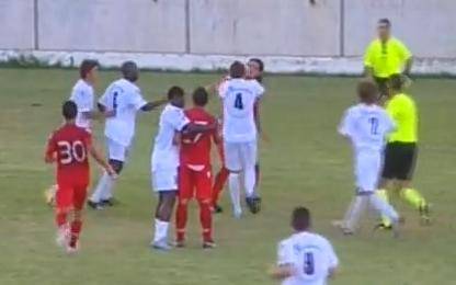 Encuentro amistoso entre el Bastia y el Cagliari acabó en batalla campal Encuentro amistoso entre el Bastia y el Cagliari acabó en batalla campal