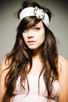 La cancion 'The Fear' de Lily Allen llega a la iglesia