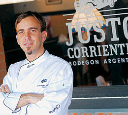 El chef argentino Juan Pedro Demuru dice que en su país se come por necesidad El chef argentino Juan Pedro Demuru dice que en su país se come por necesidad